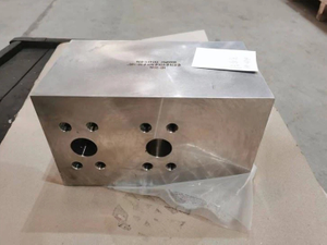 Precision Hydraulic Valve Manifold Block for Industrial Fluid Systems